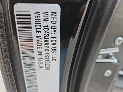 Used 2024 Jeep Wagoneer 4WD image 34