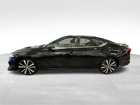 Used 2022 Nissan Altima 2.0 SR FWD image 2