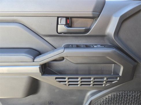 Certified 2025 Toyota Tacoma SR5 image 19