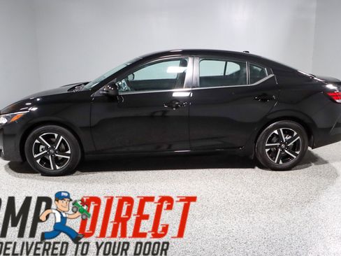 Used 2025 Nissan Sentra SV FWD image 10