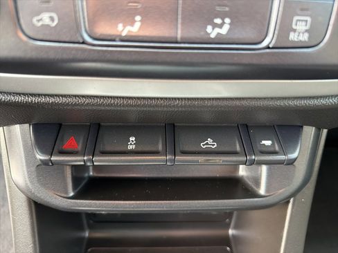 Used 2016 Chevrolet Colorado LT w/ LT Convenience Package image 40