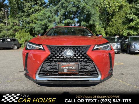 Used 2019 Lexus UX 200 w/ Premium Package FWD image 6