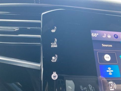 Used 2022 Jeep Wagoneer Series II w/ Premium Group I image 40