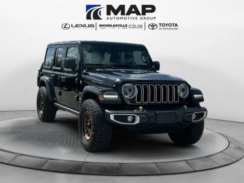 Used 2024 Jeep Wrangler Sahara w/ Technology Group image 7