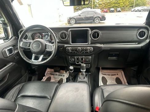 Used 2022 Jeep Wrangler Unlimited Sahara w/ Cold Weather Group image 15