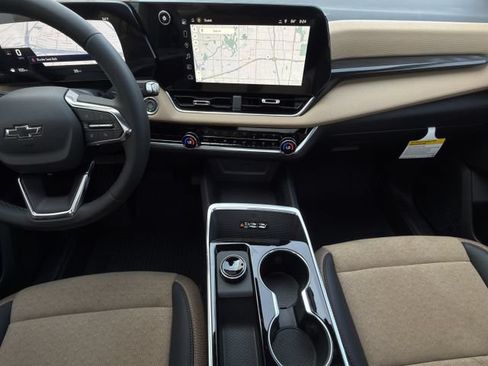 New 2026 Chevrolet Equinox ACTIV w/ Convenience Package III FWD image 13