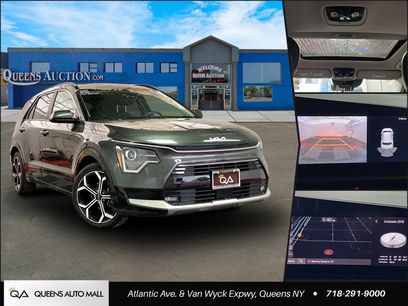 Used 2023 Kia Niro EX Touring