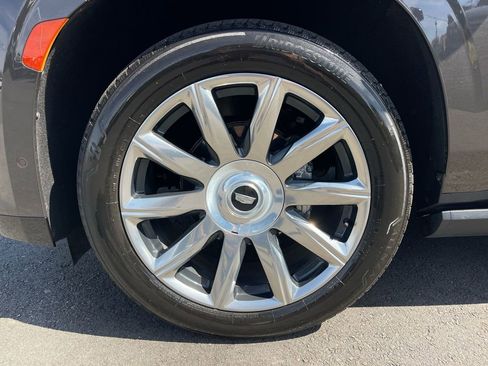 Used 2021 Cadillac Escalade ESV Premium Luxury Platinum image 37