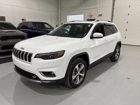 Used 2021 Jeep Cherokee Limited w/ Elite Package image 3