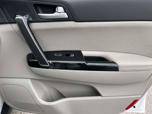 Used 2020 Kia Sportage EX image 10