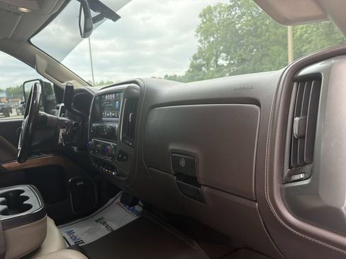 Used 2018 Chevrolet Silverado 2500 LTZ w/ Duramax Plus Package AWD/4WD image 28