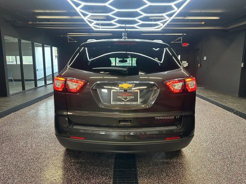Used 2016 Chevrolet Traverse LT w/ Style and Technology Package FWD image 6