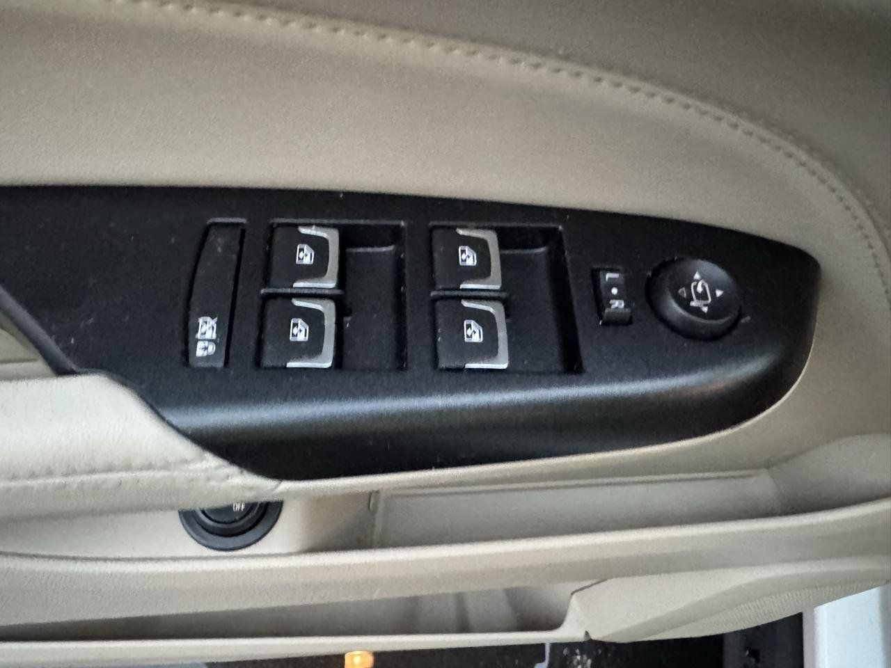 Used 2015 Cadillac SRX Premium w/ Driver Assist Package AWD/4WD image 16