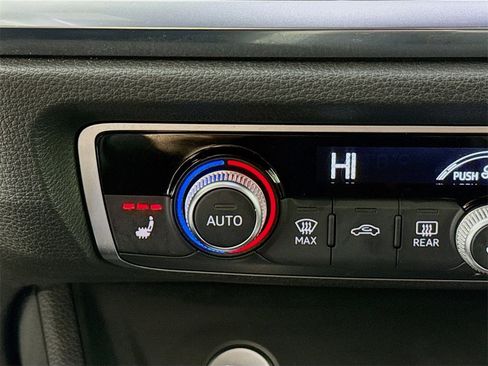 Used 2020 Audi Q3 2.0T Premium Plus image 22