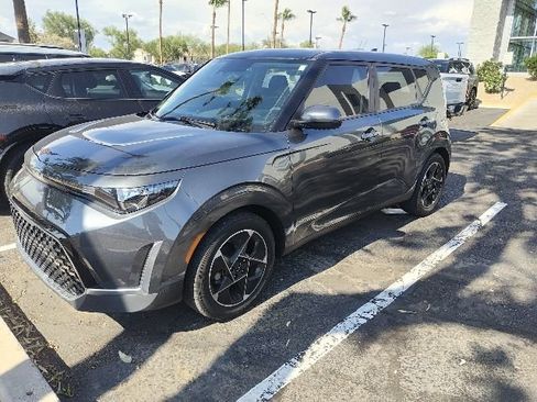 Certified 2023 Kia Soul EX FWD image 11