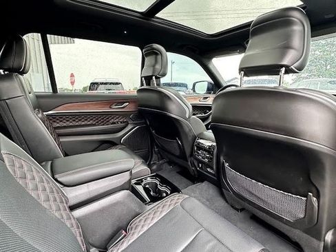 Used 2023 Jeep Grand Cherokee L Summit w/ High Altitude Package AWD/4WD image 14