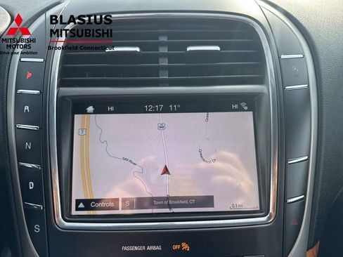 Used 2019 Lincoln Nautilus Reserve image 32