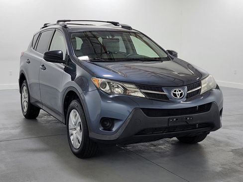 Used 2014 Toyota RAV4 LE FWD image 2