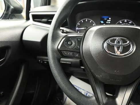 Used 2025 Toyota Corolla LE image 14
