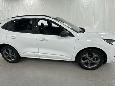Used 2023 Ford Escape ST-Line image 2