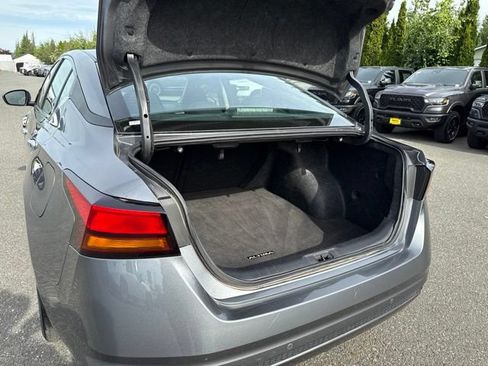 Used 2025 Nissan Altima 2.5 SV FWD image 14