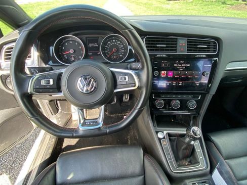 Used 2020 Volkswagen GTI SE image 10