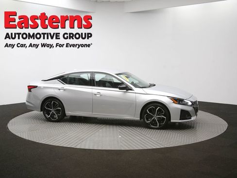 Used 2024 Nissan Altima 2.5 SR image 45