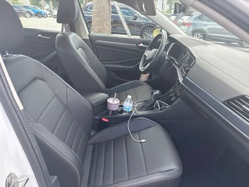 Used 2024 Volkswagen Jetta SE w/ Panoramic Sunroof Package FWD image 12