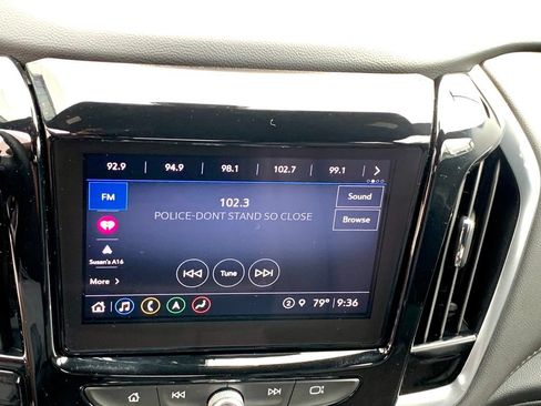 Used 2023 Chevrolet Traverse High Country FWD image 38