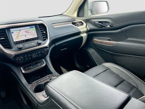 Used 2020 GMC Acadia Denali w/ Technology Package image 25