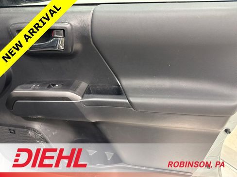 Used 2023 Toyota Tacoma TRD Off-Road image 14