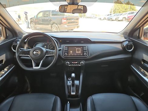 Used 2020 Nissan Kicks SR w/ SR Premium Package FWD image 19