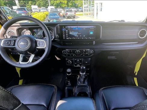 Used 2024 Jeep Wrangler Unlimited Sahara AWD/4WD image 21