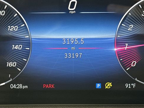 Used 2025 Mercedes-Benz GLA 250 image 15