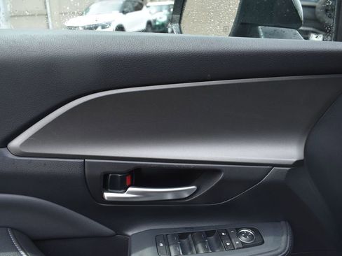 Used 2025 Toyota Grand Highlander FWD image 13