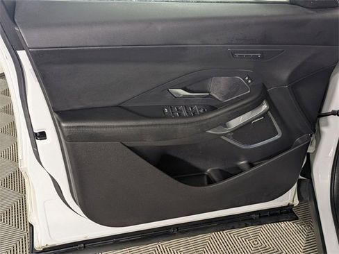 Used 2022 Jaguar E-PACE SE image 15