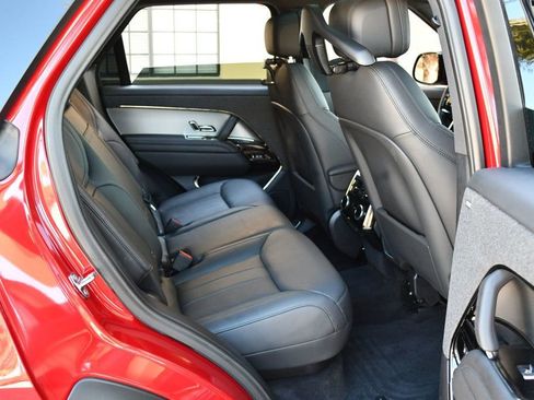 Used 2024 Land Rover Range Rover Sport Dynamic SE image 18