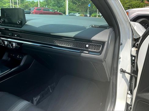 Used 2023 Honda Civic Sport image 16