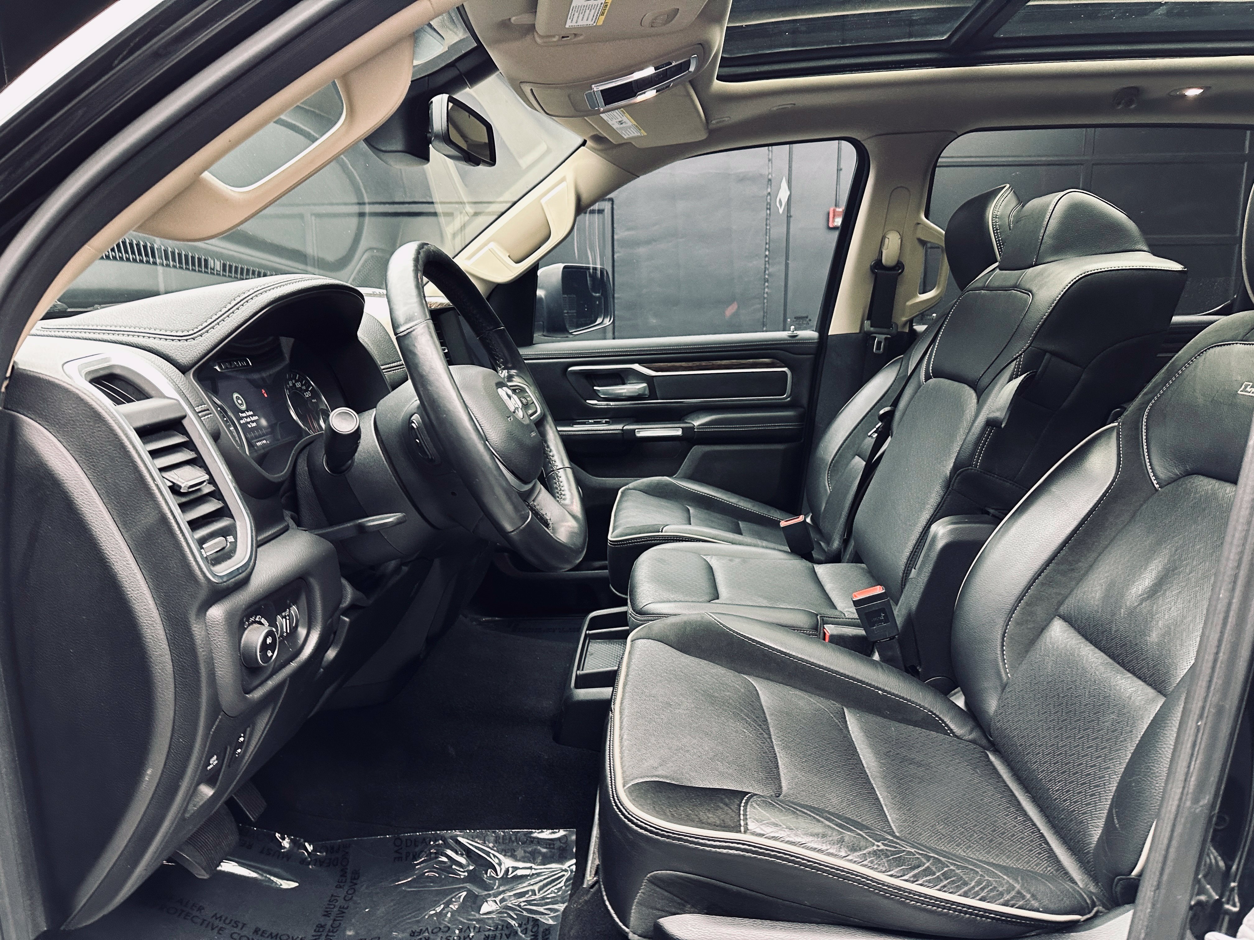 Used 2019 RAM 1500 Laramie AWD/4WD image 17