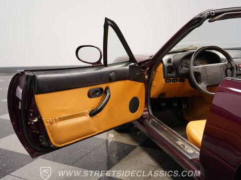Used 1995 MAZDA MX-5 Miata M-Edition image 36