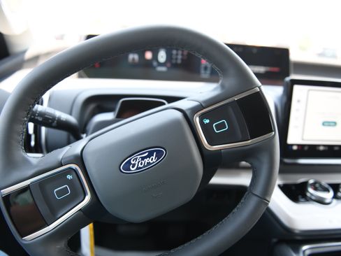 New 2027 Ford Expedition Active RWD image 23