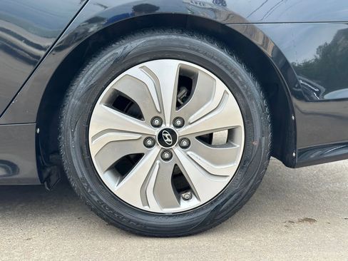 Used 2015 Hyundai Sonata Limited w/ Option Group 02 image 40