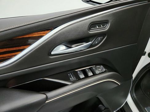 Used 2022 Cadillac Escalade ESV Luxury image 21