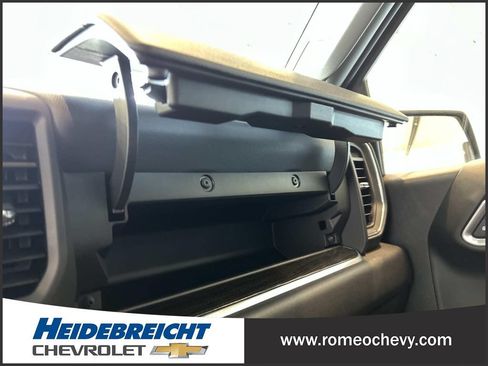 Used 2024 Chevrolet Silverado 1500 LT AWD/4WD image 25