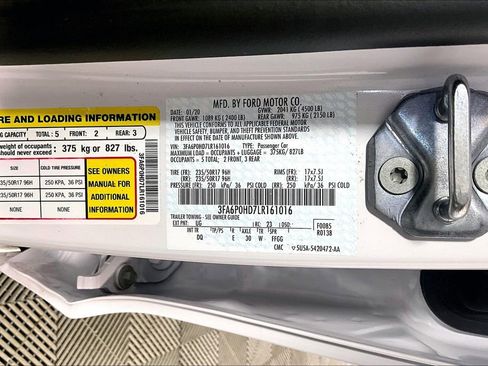 Used 2020 Ford Fusion SE image 30