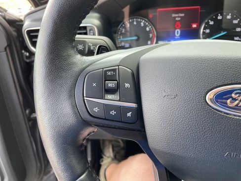 Used 2020 Ford Explorer XLT w/ Equipment Group 202A AWD/4WD image 20