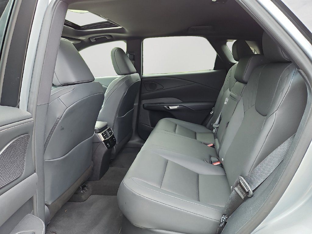 Used 2024 Lexus RX 350 Premium w/ Accessory Package (Z1) AWD/4WD image 8