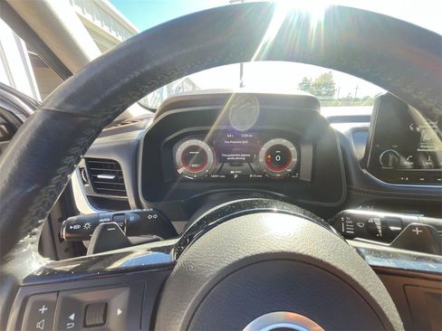 Used 2021 Nissan Rogue Platinum image 15