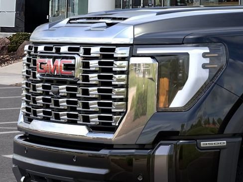 New 2026 GMC Sierra 3500 Denali w/ Denali Reserve Package AWD/4WD image 13