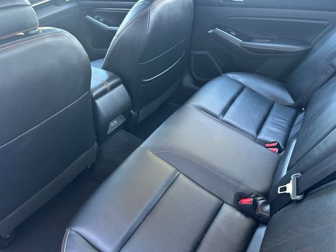 Used 2023 Nissan Altima 2.5 SR w/ SR Premium Package image 9